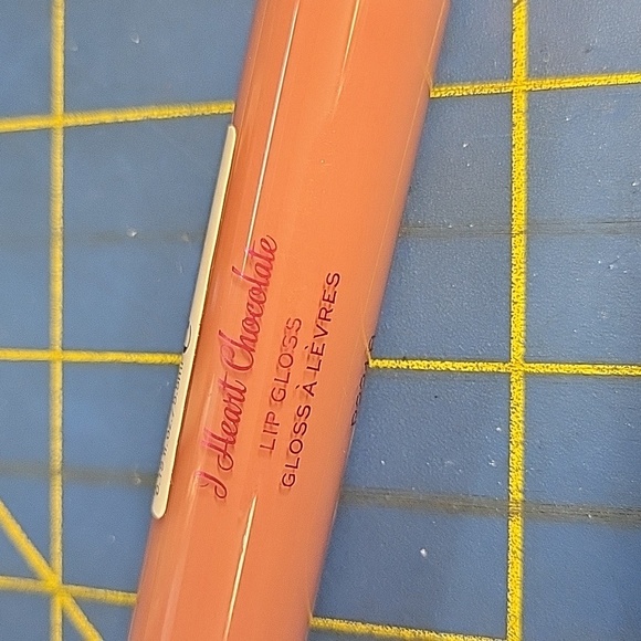 I ❤️ Revolution I Heart Chocolate Brownie Lip Gloss 5.5ml New - Picture 2 of 2